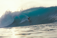 1999-1-drew-brophy-surfing-pipeline-photo-darren-crawford